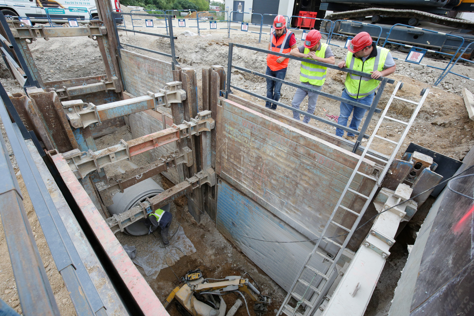 Zone Ouest<br />Chantier canalisation – tranchée et pose canalisation dn 1400 en béton